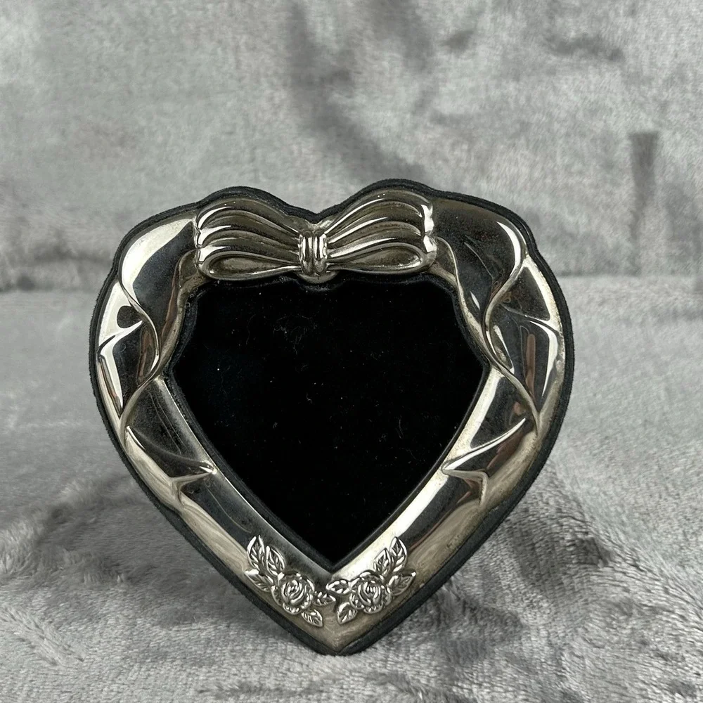VTG Silver Plated Heart Shaped Picture Frame Easel Back Table Top‎ Victorian